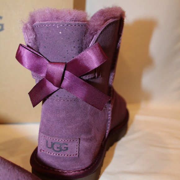 NIB UGG MINI WOMEN'S BAILEY BOW SHINE SUEDE SHEARLING ANKLE BOOTS PORT BURGUNDY - Picture 3 of 8